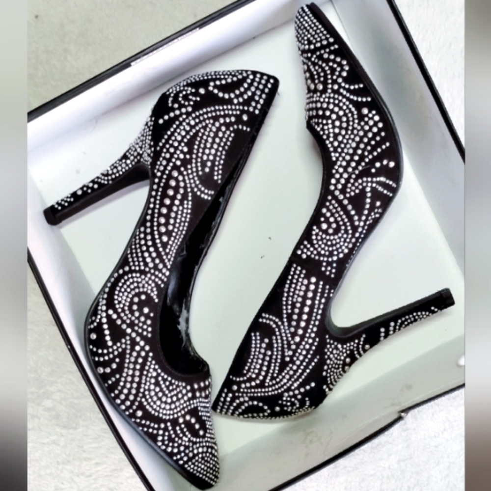 Shiekh Elegant Black Heels Covered In Rhinestone